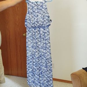 Sleeveless lined blue pattern maxi dress
